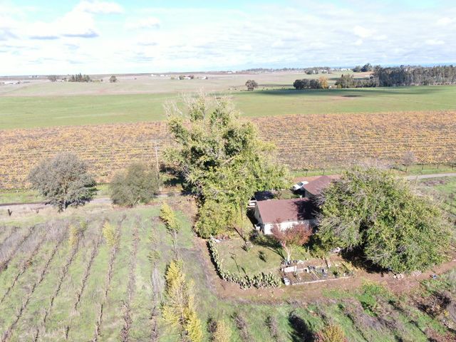 25839 N Mackville Rd, Clements, CA 95227