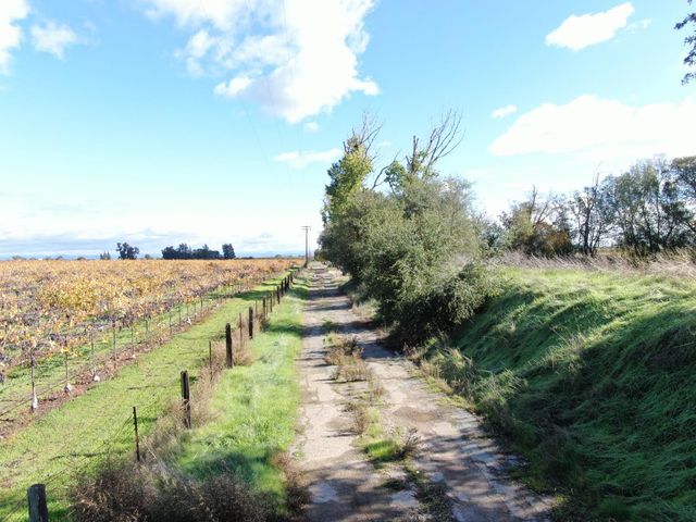 25839 N Mackville Rd, Clements, CA 95227