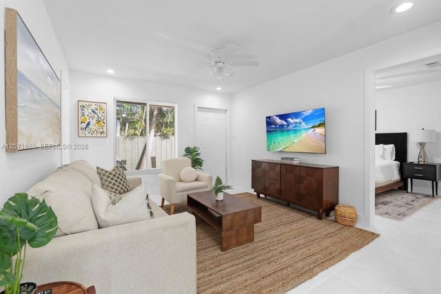 1428 NE 2nd Avenue 1, Fort Lauderdale, FL 33304