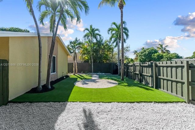 1428 NE 2nd Avenue 1, Fort Lauderdale, FL 33304