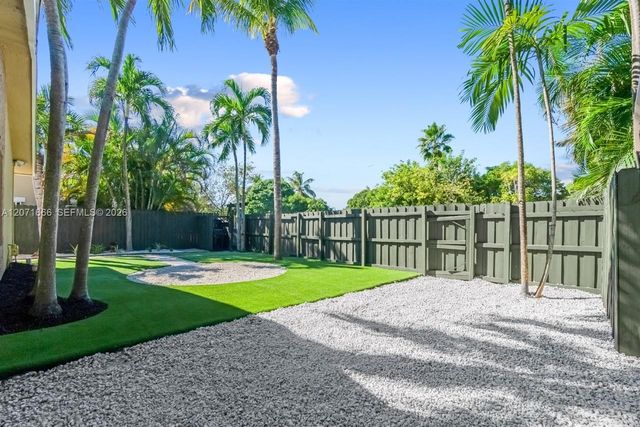 1428 NE 2nd Avenue 1, Fort Lauderdale, FL 33304