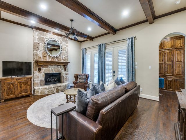 656 Clearwater Drive, Irving, TX 75039