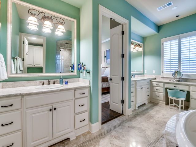 656 Clearwater Drive, Irving, TX 75039