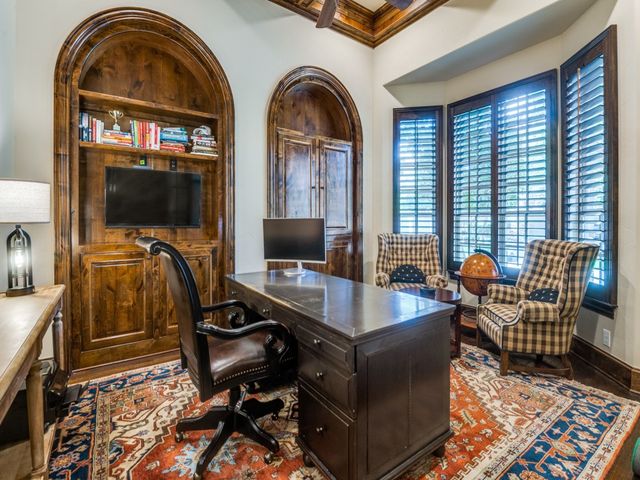 656 Clearwater Drive, Irving, TX 75039