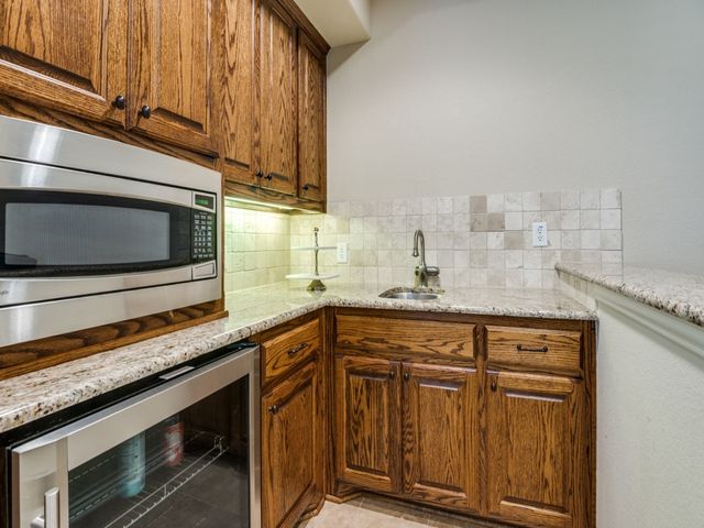 656 Clearwater Drive, Irving, TX 75039