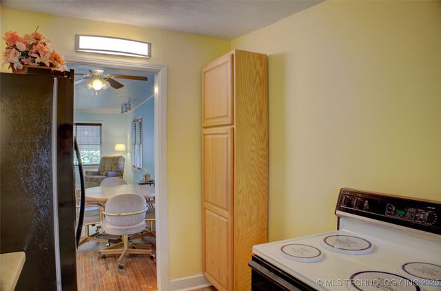 917 N Grant Avenue, Sand Springs, OK 74063