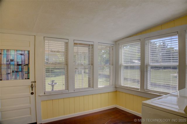 917 N Grant Avenue, Sand Springs, OK 74063