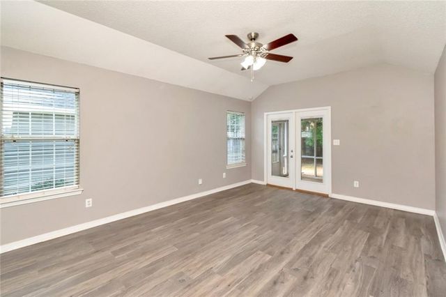 2122 Spring Grove W, Mobile, AL 36695