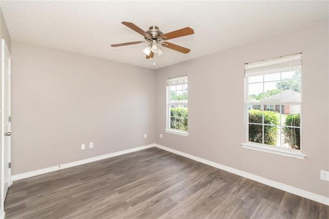 2122 Spring Grove W, Mobile, AL 36695