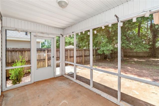 2122 Spring Grove W, Mobile, AL 36695