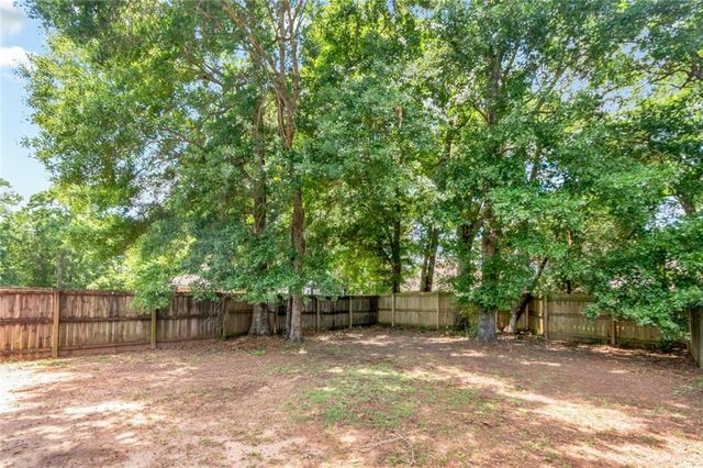 2122 Spring Grove W, Mobile, AL 36695