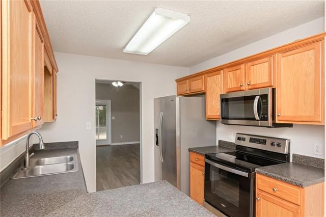 2122 Spring Grove W, Mobile, AL 36695