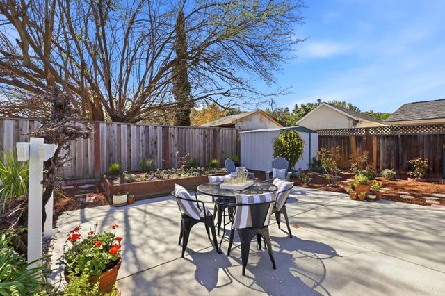 1392 Mantelli Drive, Gilroy, CA 95020