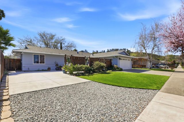 1392 Mantelli Drive, Gilroy, CA 95020