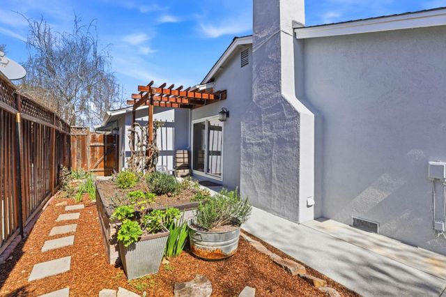 1392 Mantelli Drive, Gilroy, CA 95020