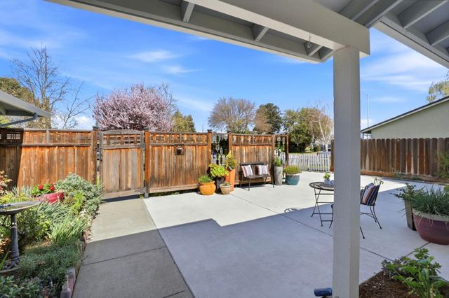 1392 Mantelli Drive, Gilroy, CA 95020