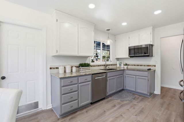 1392 Mantelli Drive, Gilroy, CA 95020