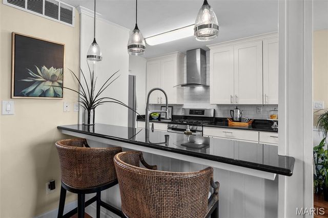 16176 Lea Oak Court, Chesterfield, MO 63017