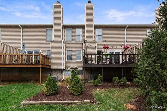 16176 Lea Oak Court, Chesterfield, MO 63017