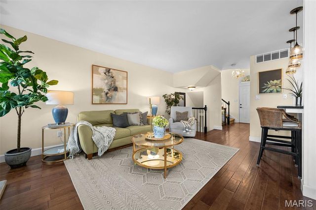 16176 Lea Oak Court, Chesterfield, MO 63017