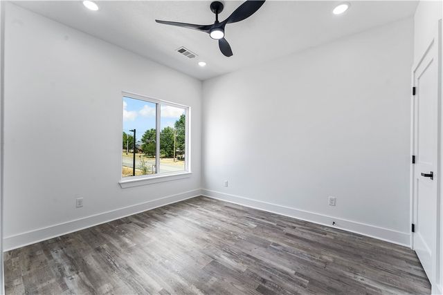 2600 W Bonnie Lane, Rogers, AR 72758