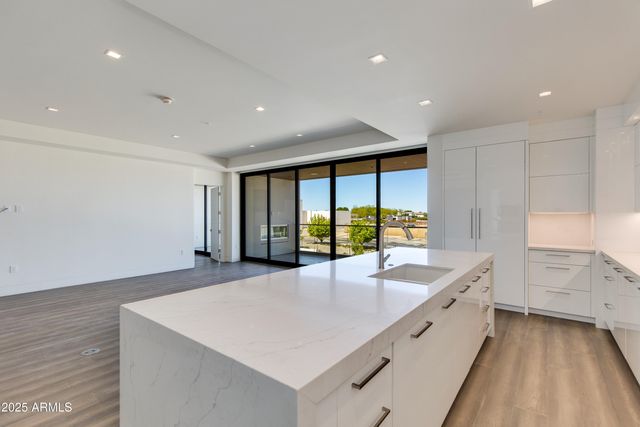 6587 N PALMERAIE Boulevard 2011, Paradise Valley, AZ 85253