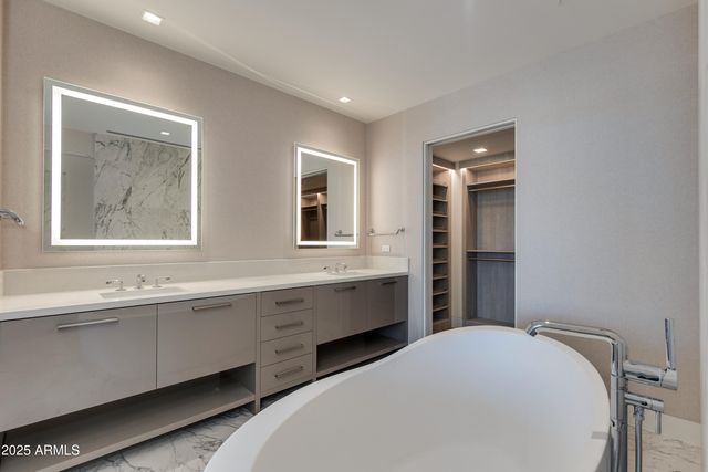 6587 N PALMERAIE Boulevard 2011, Paradise Valley, AZ 85253