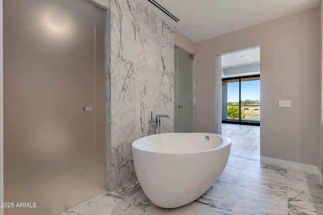 6587 N PALMERAIE Boulevard 2011, Paradise Valley, AZ 85253