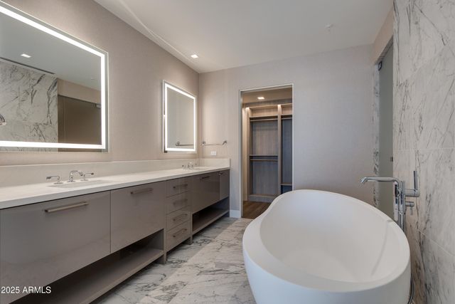 6587 N PALMERAIE Boulevard 2011, Paradise Valley, AZ 85253