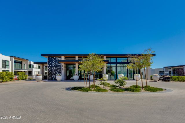 6587 N PALMERAIE Boulevard 2011, Paradise Valley, AZ 85253