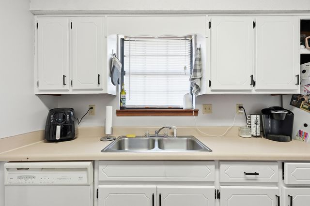 603 Moss Drive, Crestview, FL 32536