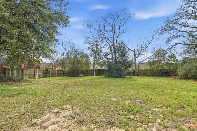 603 Moss Drive, Crestview, FL 32536