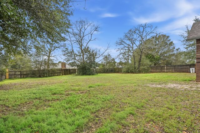 603 Moss Drive, Crestview, FL 32536