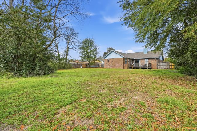 603 Moss Drive, Crestview, FL 32536