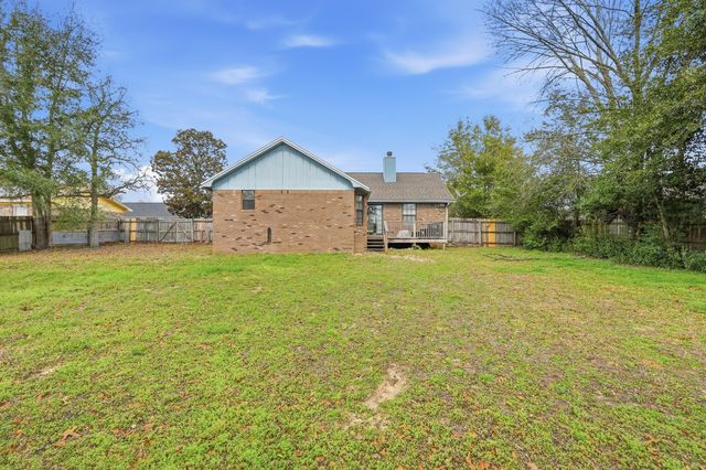 603 Moss Drive, Crestview, FL 32536