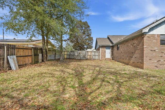 603 Moss Drive, Crestview, FL 32536