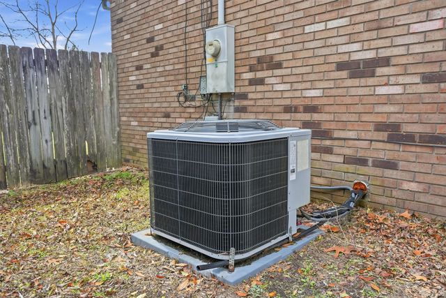 603 Moss Drive, Crestview, FL 32536