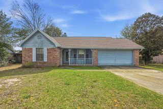 603 Moss Drive, Crestview, FL 32536