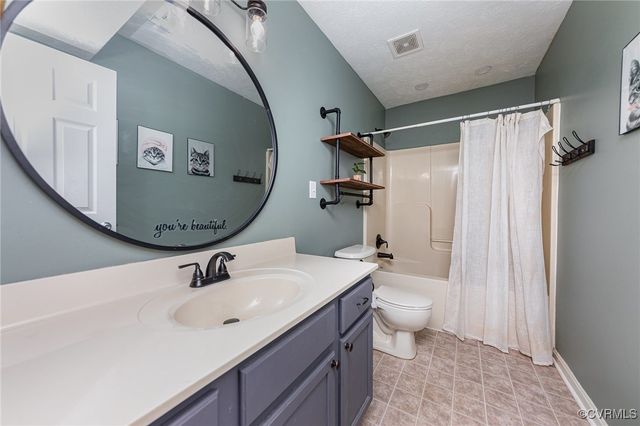 10701 Hamiltons Xing, Fredericksburg, VA 22408