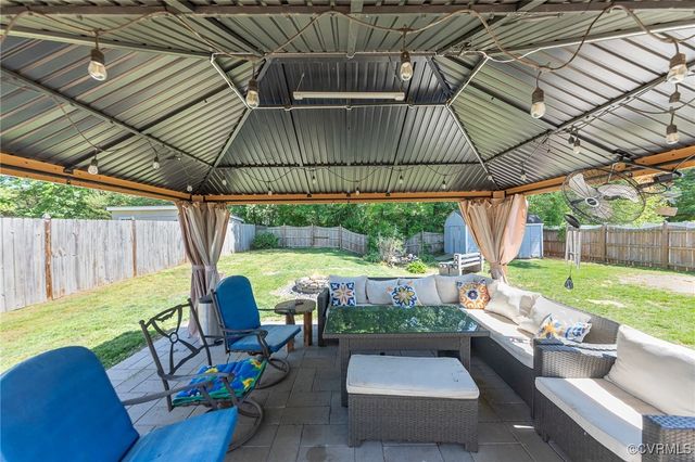 10701 Hamiltons Xing, Fredericksburg, VA 22408