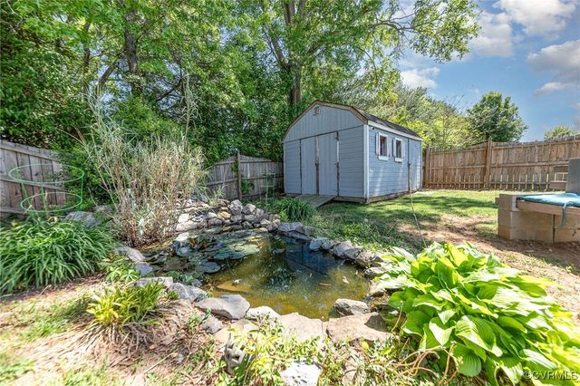 10701 Hamiltons Xing, Fredericksburg, VA 22408