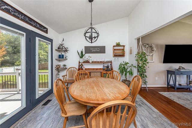 10701 Hamiltons Xing, Fredericksburg, VA 22408