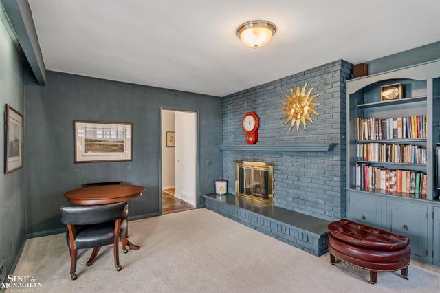 399 Chalfonte Avenue, Grosse Pointe Farms, MI 48236