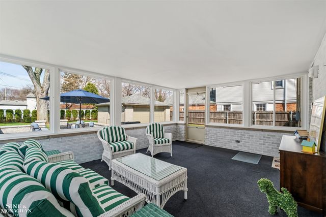 399 Chalfonte Avenue, Grosse Pointe Farms, MI 48236
