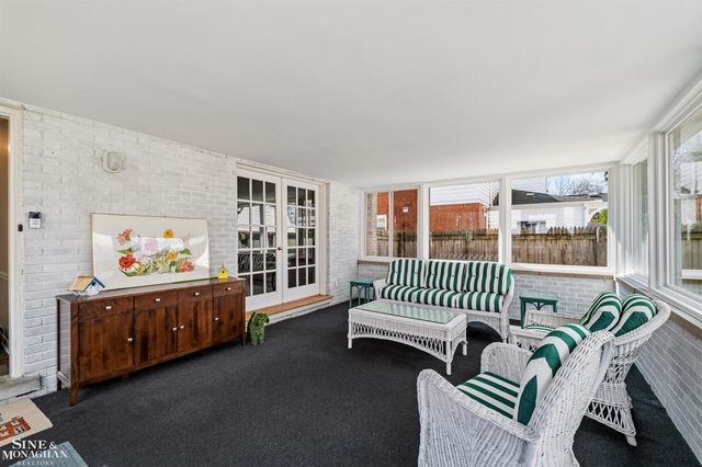 399 Chalfonte Avenue, Grosse Pointe Farms, MI 48236