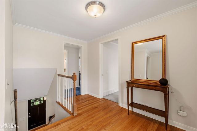 399 Chalfonte Avenue, Grosse Pointe Farms, MI 48236