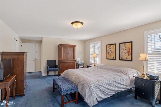 399 Chalfonte Avenue, Grosse Pointe Farms, MI 48236
