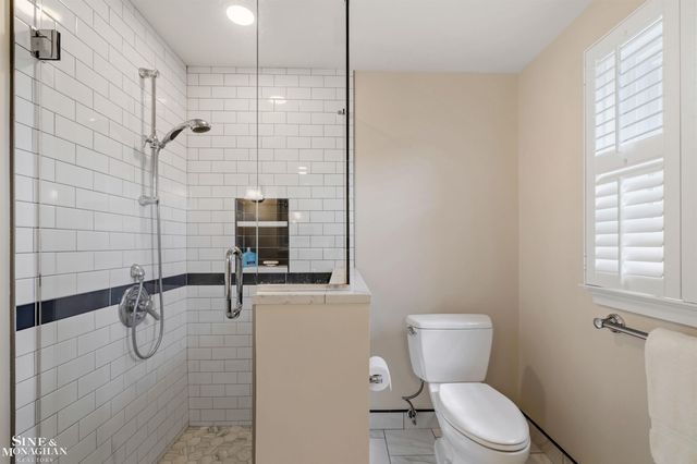 399 Chalfonte Avenue, Grosse Pointe Farms, MI 48236