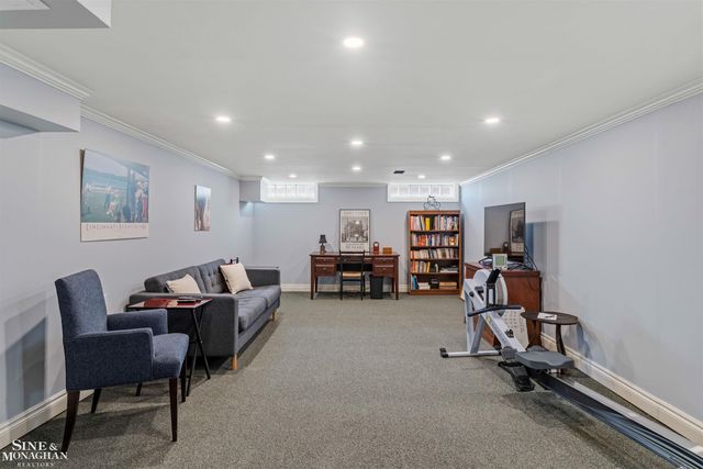 399 Chalfonte Avenue, Grosse Pointe Farms, MI 48236
