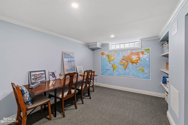399 Chalfonte Avenue, Grosse Pointe Farms, MI 48236